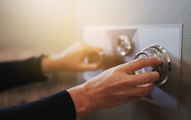 Protiv policajca je podnesena kaznena prijava i privremeno je udaljen iz službe