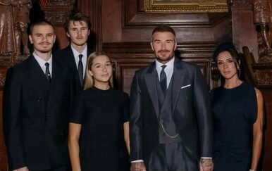 Mlađi Beckhamovi sinovi novim tetovaža odali počast obitelji, otuđeni Brooklyn je svoje uklonio