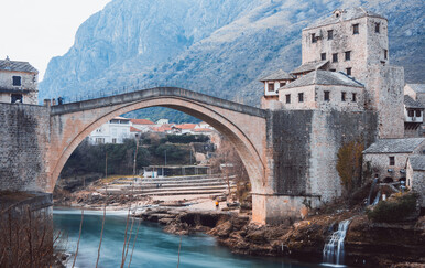 Robot Roby odbio skočiti sa Starog mosta, razlog je prilično logičan