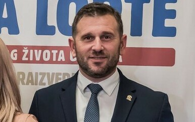 Splitski gradonačelnik Tomislav Šuta snimljen sa suprugom u javnom izlasku