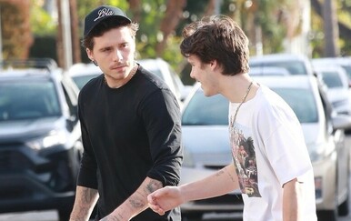 Cruz Beckham na Instagramu objavio fotke s bratom Brooklynom