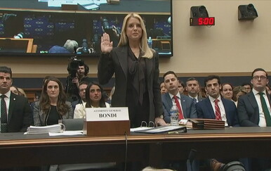 Američka državna tužiteljica divljala: "Ništa vi meni nećete govoriti! Vi neuspjeli, gubitnički odvjetniče!"