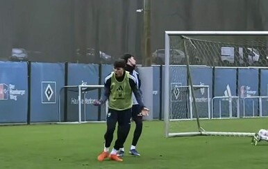 Vušković je izveo ovo na treningu HSV-a: Suigrači su mu prilazili i čestitali