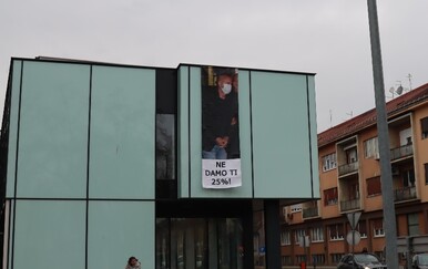 Kada Nama postane javna optužnica, ovo je osvanulo na zgradi: "Ne damo ti 25 posto"