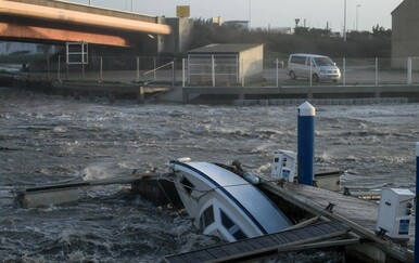 Oluja Nils hara Francuskom: Gotovo milijun ljudi bez struje