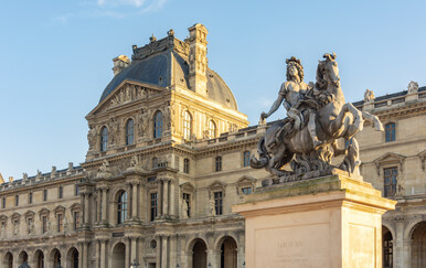 Više osoba privedeno zbog sumnje na masovnu prevaru s ulaznicama za Louvre