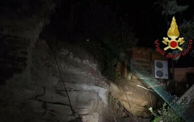 Tragedija u Italiji: Klizište pogodilo zgradu, poginula jedna osoba, ima ozlijeđenih