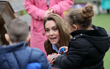 Princeza Kate razveselila je učenike Osnovne škole Castle Hill Academy u londonskom Croydonu