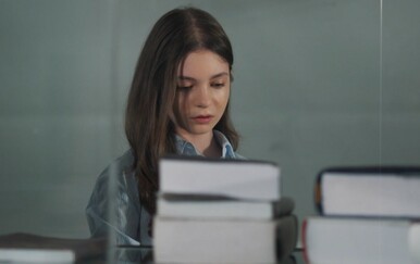 Tajne prošlosti: Pronašla je dokumente koje nije smjela, a za sve je kriva njezina majka