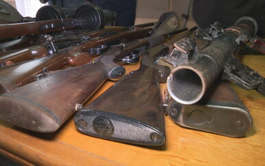 Među uhićenima zbog trgovine oružja i droge je i policajac! "Nikad nismo imali ovakvu zapljenu, možda u onim poratnim godinama..."