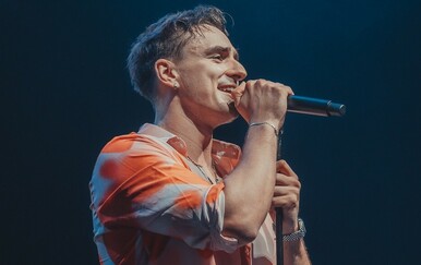 Adi Šoše zapjevao u prepunoj dvorani u Varaždinu