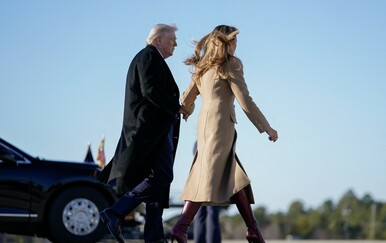 FOTO Trump i Melania za Valentinovo podijelili crno-bijelu fotku: Društvene mreže eksplodirale zbog jednog detalja