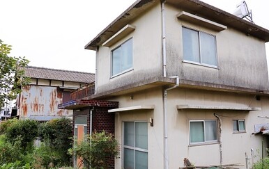 Građanin prilikom čišćenja naslijeđene kuće pronašao oružje i streljivo