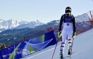 VIDEO Za manje od dvije sekunde srušio joj se san: Pogledajte najkraći nastup na ZOI 2026