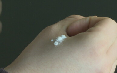 Državni inspektorat zabranio energetski prah kojeg su mladi ušmrkavali: "Nije siguran"