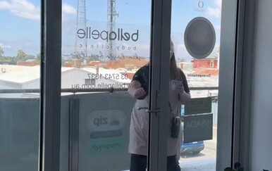 Kolege joj podvalile prije nego što je uspjela popiti jutarnju kavu, ali posljedice su je pošteno nasmijale