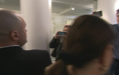 Dabro napustio presicu, nije dozvolio pitanja, no kamera je jedno ipak snimila