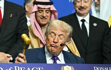 Trump upozorio da bi mogao bombardirati Iran ako se u sljedećih deset dana ne postigne dogovor