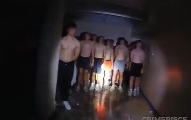 Policija u podrumu bratstva zatekla 56 mladića s povezima preko očiju, snimka šokirala javnost