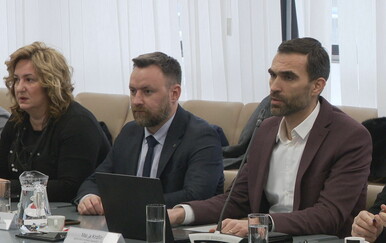 Nezadovoljstvo sindikata zbog rasta osnovice od tri posto.