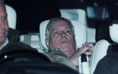 Princ Andrew Mountbatten-Windsor izbačen iz Royal Lodgea