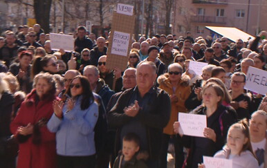 Migrantski kamp dignuo Liku na noge