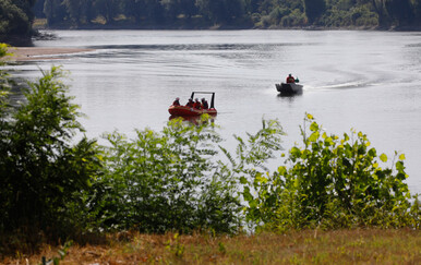 Prevrnuo se čamac na Uni kod Hrvatske Kostajnice