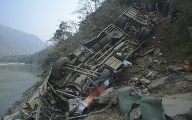 Autobus sletio u provaliju u Nepal: Poginulo 19 osoba
