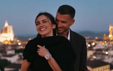 Amra Džeko podijelila je dirljive obiteljske fotografije