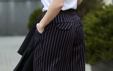 Ponuda hlača na pruge u trgovinama