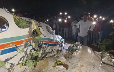 Indija: Sedam poginulih u padu aviona hitne pomoći