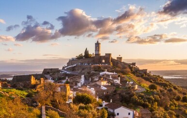 Najveće umjetno jezero u Europi mami na krstarenje i istraživanje ljupkih gradića