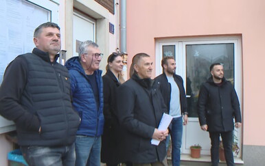 Vijećnici krenuli na sjednicu, dočekala ih zaključana općinska zgrada. Pljušte optužbe i prijave, načelnik: "Radno vrijeme je do 15 sati"