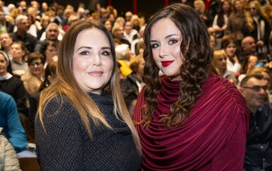 Kćeri i supruga Marka Perkovića Thompsona na premijeri filma ''Diva'' u Splitu