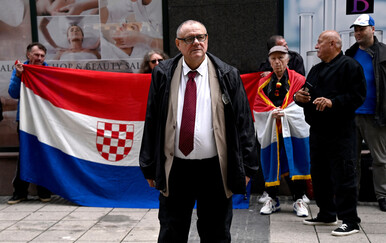 Policija se oglasila o okupljanju ispred doma roditelja Borisa Dežulovića