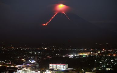 Budi se vulkan Mayon (Foto: AFP)
