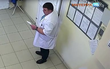 Glumio je dojučerašnji zatvorenik i kirurga, ali se srećom skalpela nije hvatao (FOTO: Screenshot)