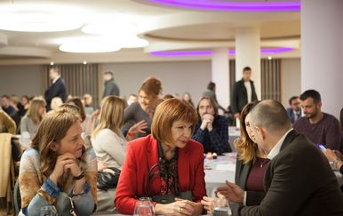 Atmosfera s Business Cafea (Business Cafe)