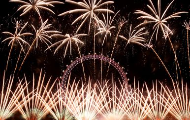 Spektakularan vatromet u Londonu (Foto: AFP)
