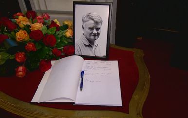 Knjiga žalosti za preminulog glumca u HNK (Foto: Dnevnik.hr)