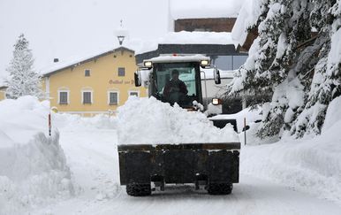 Snijeg je zatrpao Austriju (Foto: AFP) - 2