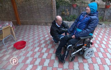 Borba za ono na što ima pravo - invalidska kolica (Foto: Dnevnik.hr) - 1
