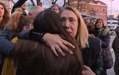 Roditelje i učenike preplavile su emocije (Foto: Dnevnik.hr)