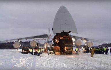 Ruski teretni zrakoplov prevozi vojnu opremu (Foto: Siberian Times)