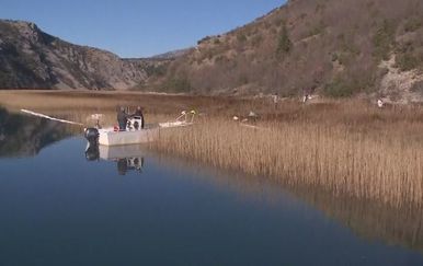 Policija i Hrvatske vode provode izvide zbog onečišćenja Zrmanje - 1