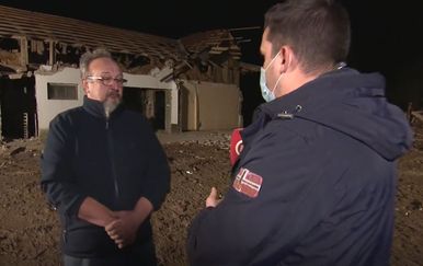 Miloš Lončar, stanovnik Majskih Poljana, i Domagoj Mikić