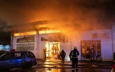 Požar u skladištu guma u Splitu - 18