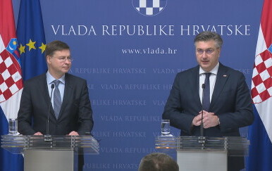 Valdis Dombrovskis, potpredsjednik Europske komisije za gospodarstvo, i premijer Andrej Plenković