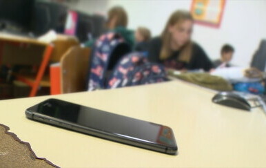 Mobiteli kod učenika: Ilustracija - 4