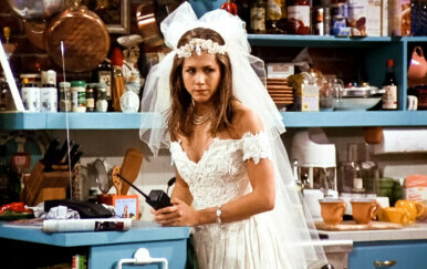 Rachel Green u vjenčanici u prvoj epizodi prve sezone serije 'Prijatelji' - 2